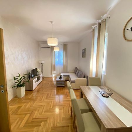 Apartman A&M Tivat Eksteriør billede