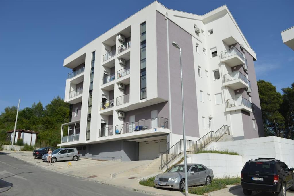 Apartman A&M Tivat Eksteriør billede