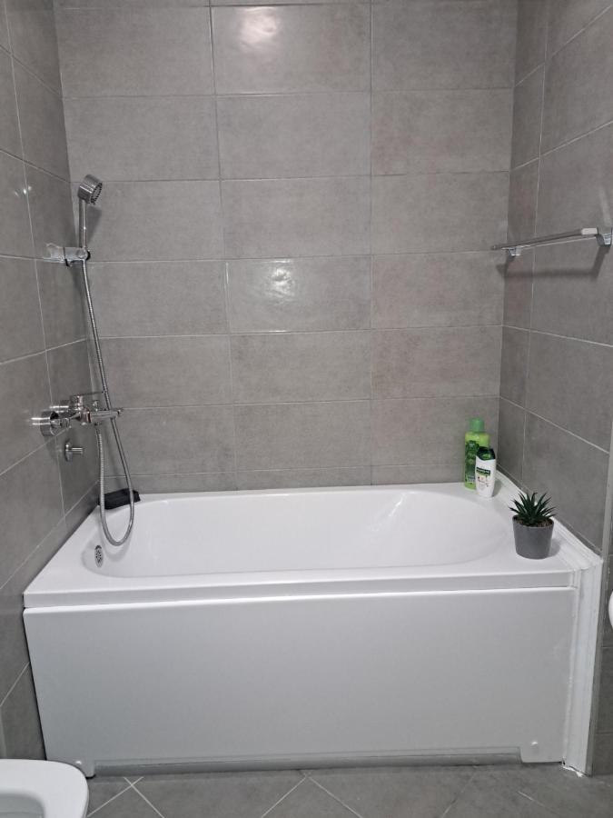 Apartman A&M Tivat Eksteriør billede