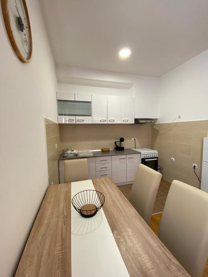Apartman A&M Tivat Eksteriør billede