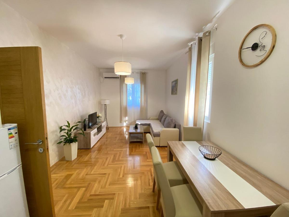 Apartman A&M Tivat Eksteriør billede